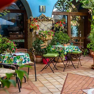 Bed and breakfast La Finestra Sul Cortile, Sciacca